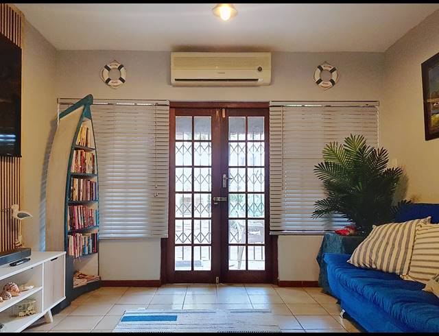 2 BEDROOM SECTIONAL TITLE FOR SALE IN SCOTTBURGH CENTRAL